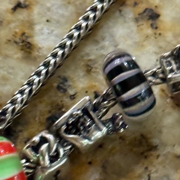 Rare & Retired Pieces.Beautiful bracelet with special charms. - Picture 12 of 16